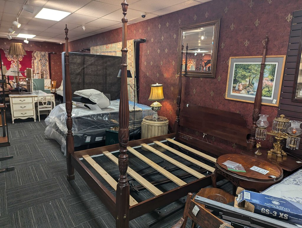 Ethan Allen Queen Size Four Post Bed