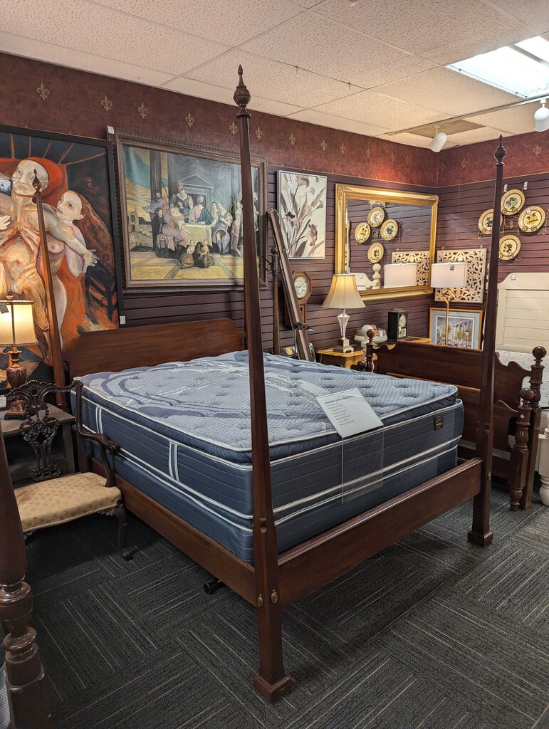Queen Size Henkel Harris Four Post Bed