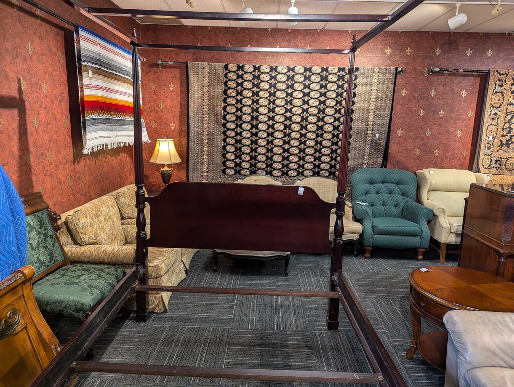 Queen Size Canopy Bed By Bombay