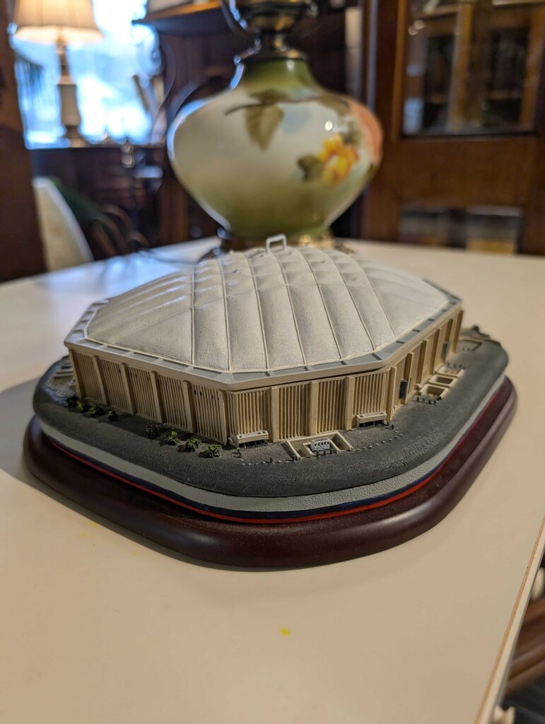 Diminutive Carrier Dome Model