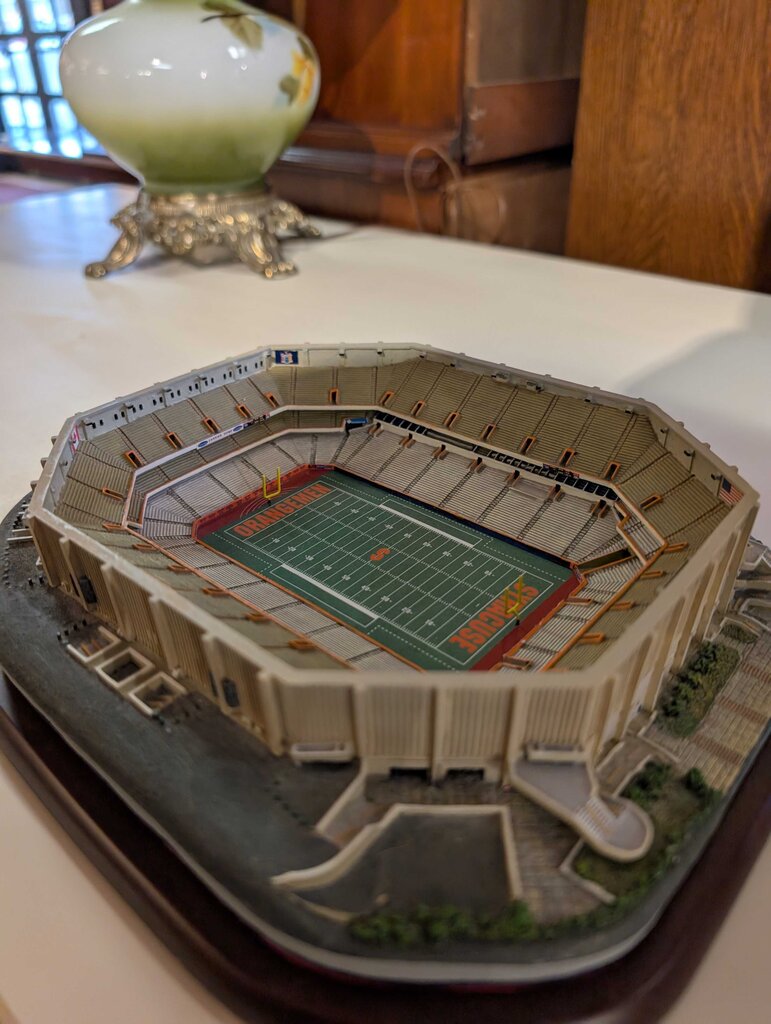 Diminutive Carrier Dome Model
