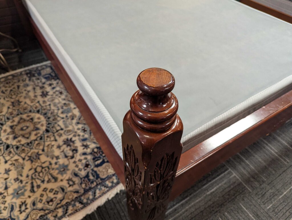 Queen Size Post Bed