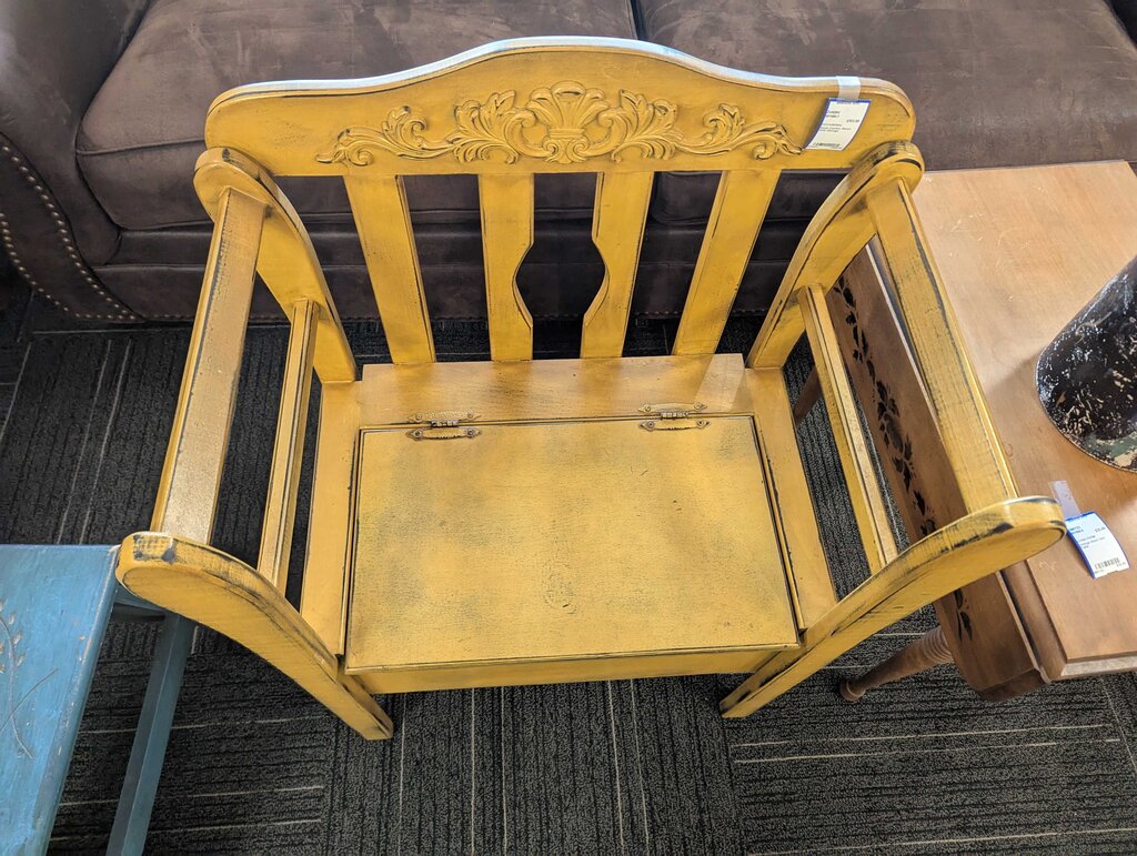 Small Country Bench With Storage