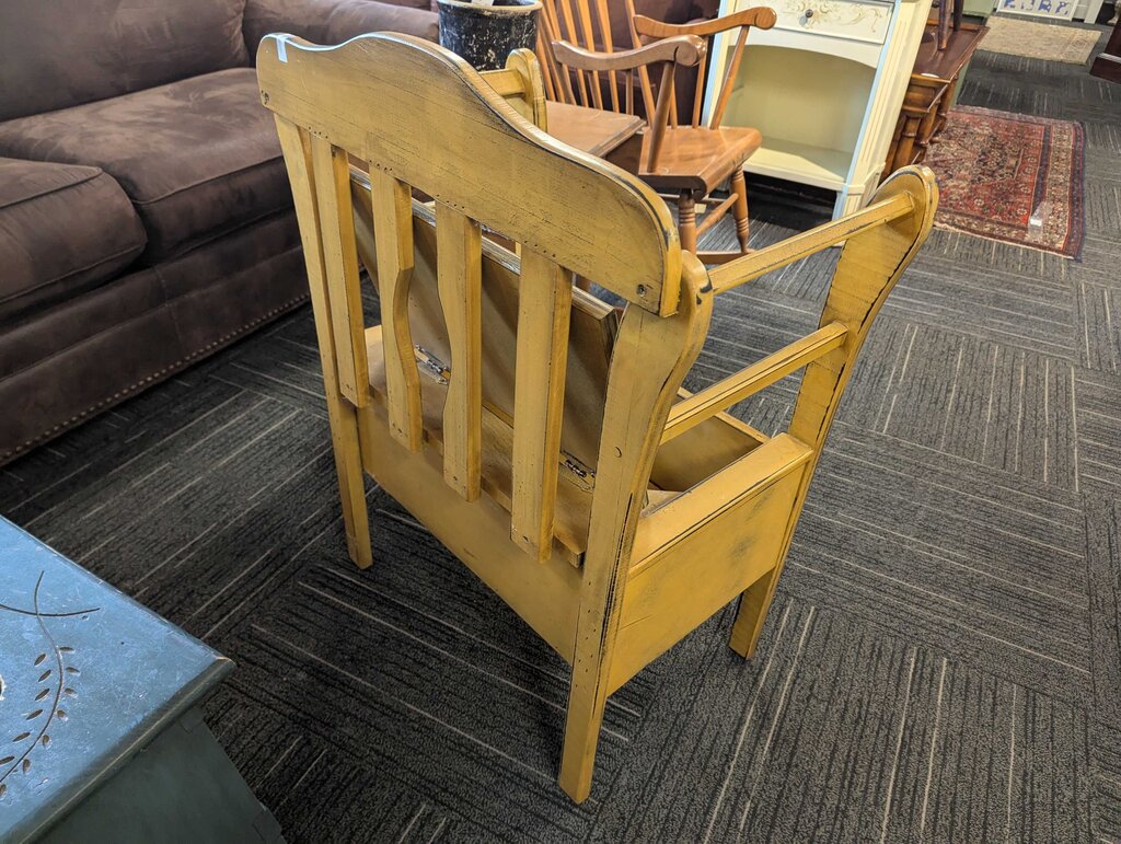 Small Country Bench With Storage