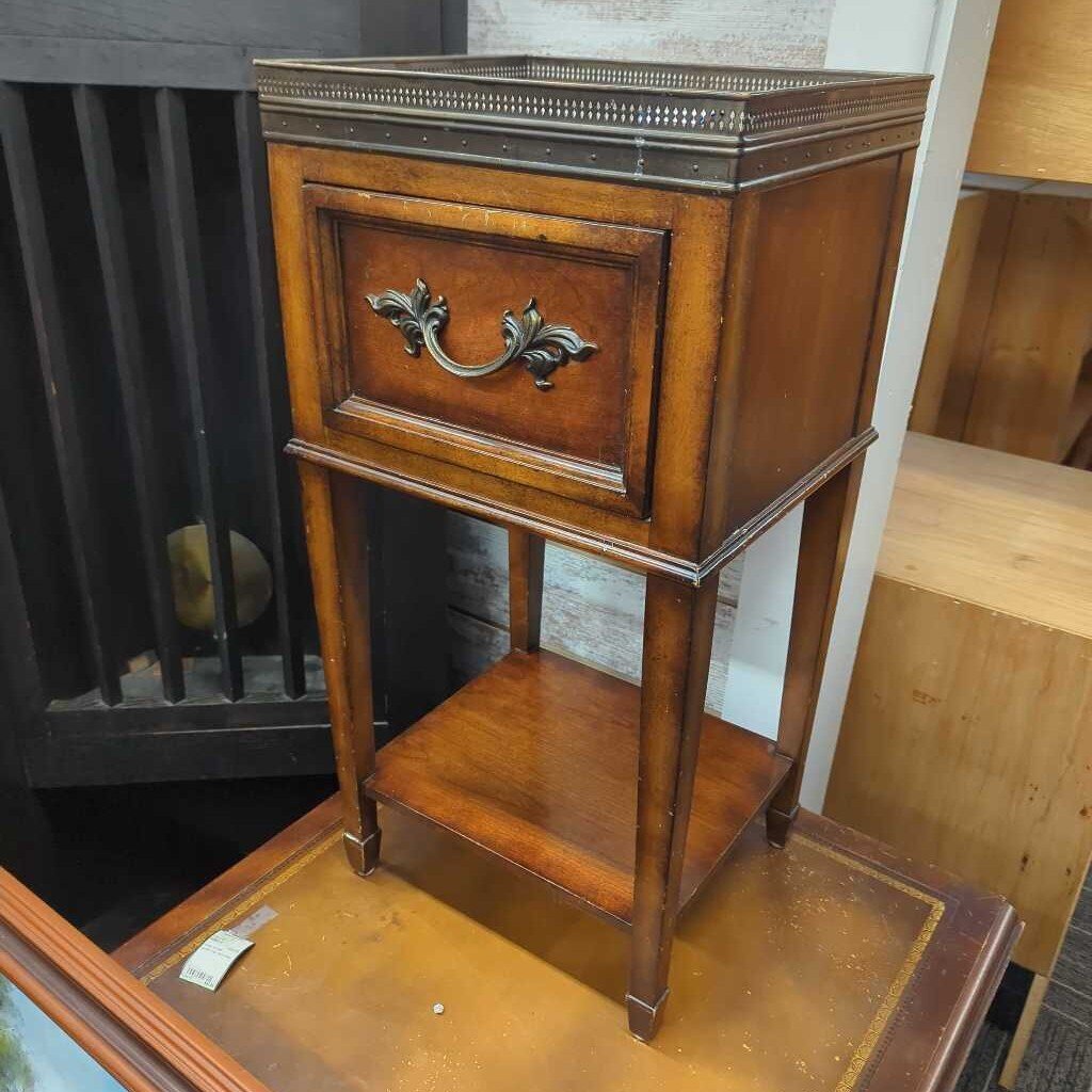 Drexel Heritage One Drawer Stand