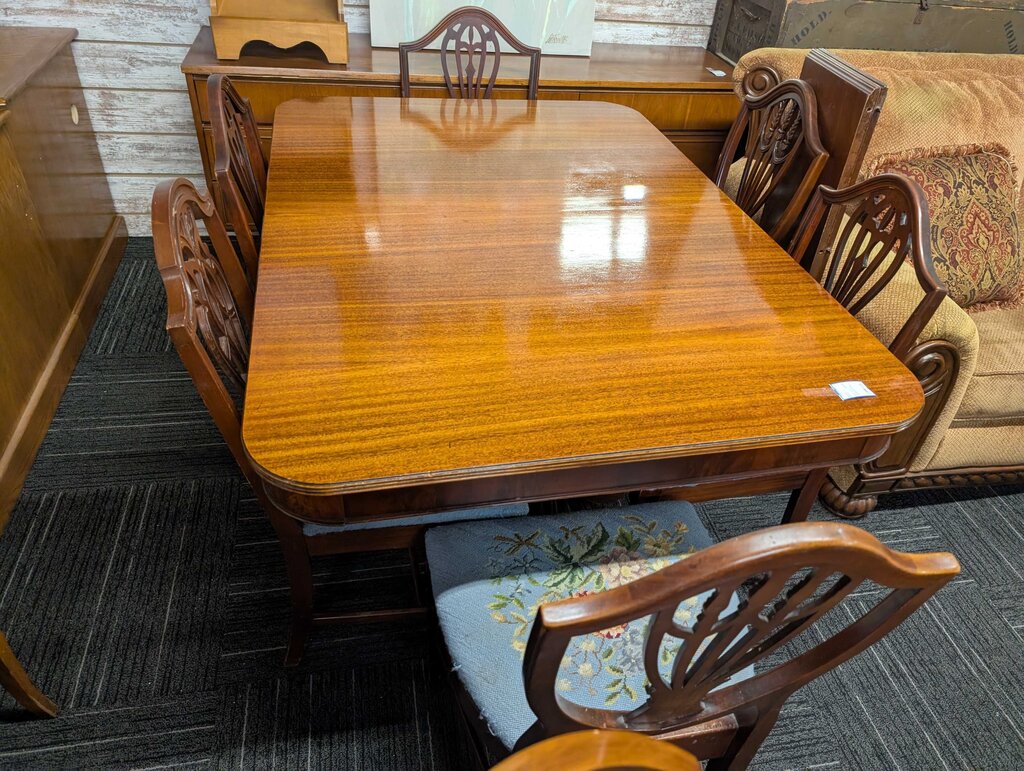 Vintage Mahogany Table With Six Chairs