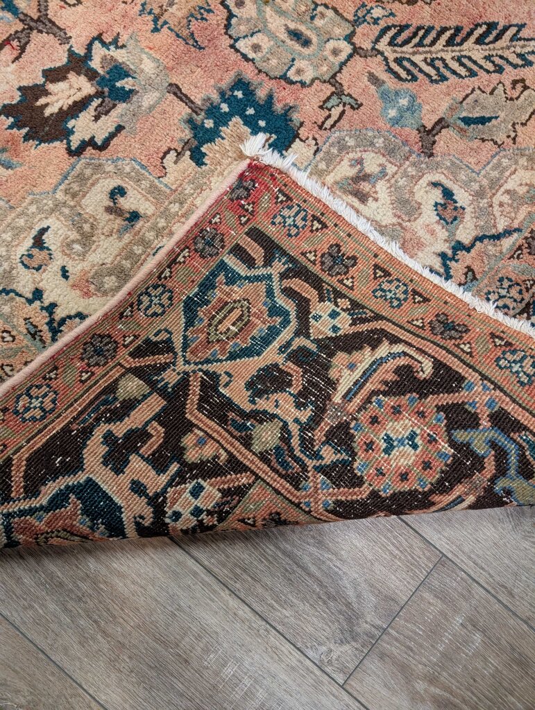 Semi Antique Wool Heriz Persian Carpet 9'6" by 6'"