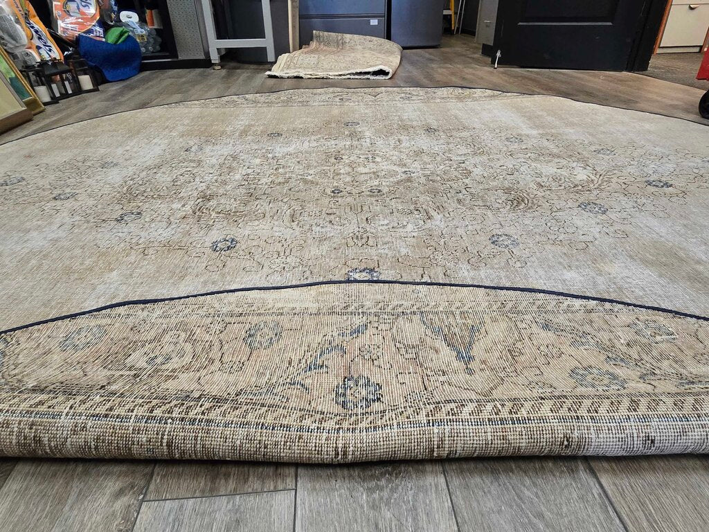Modified to Round Antique Revival Contemporary Flat Weave Persian Medallion Wool & Silk Rug 9'9"