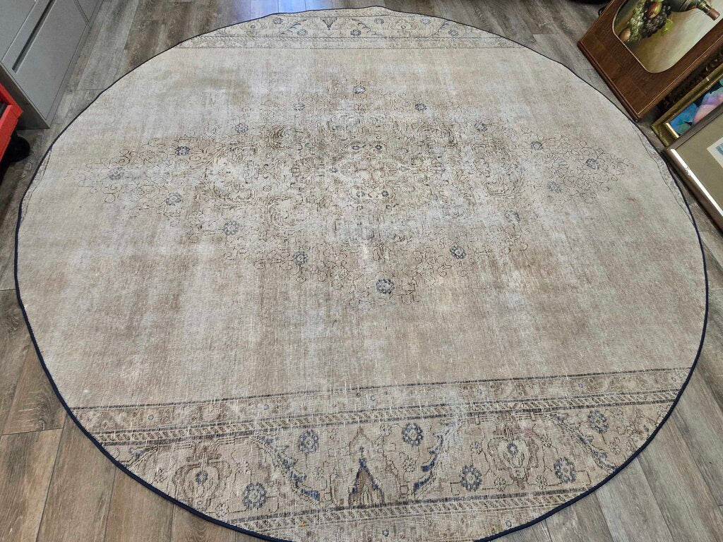 Modified to Round Antique Revival Contemporary Flat Weave Persian Medallion Wool & Silk Rug 9'9"