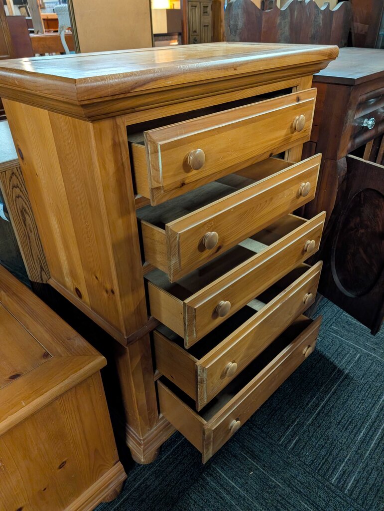 Broyhill Knotty Pine Chest Of Drawers