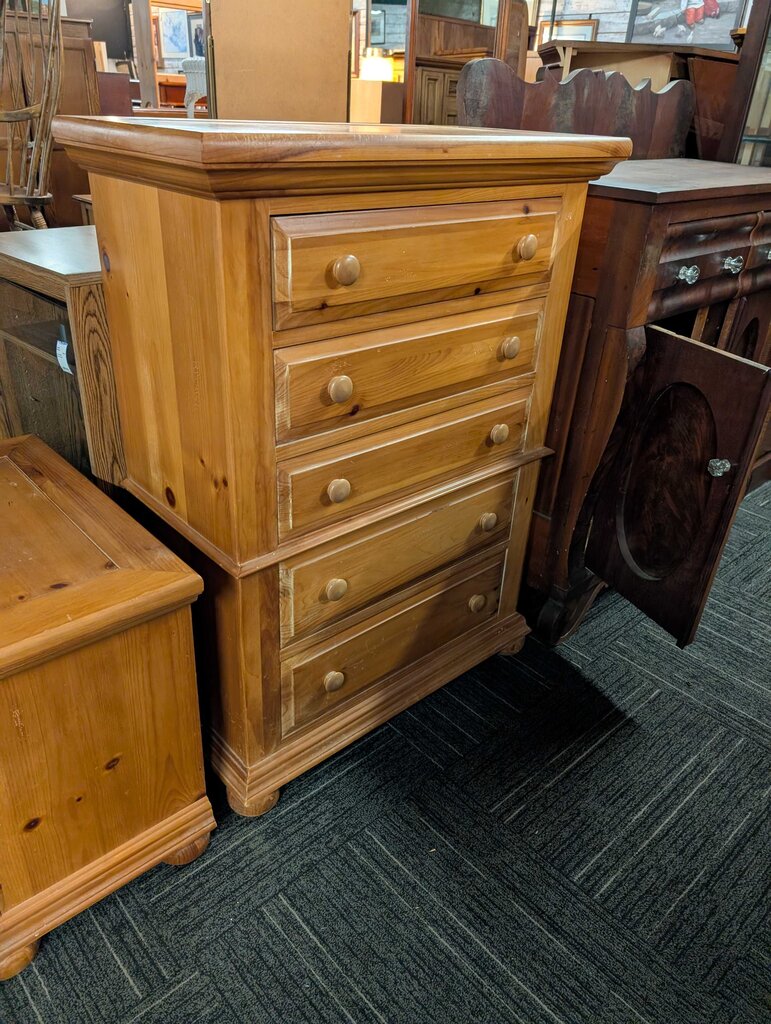 Broyhill Knotty Pine Chest Of Drawers