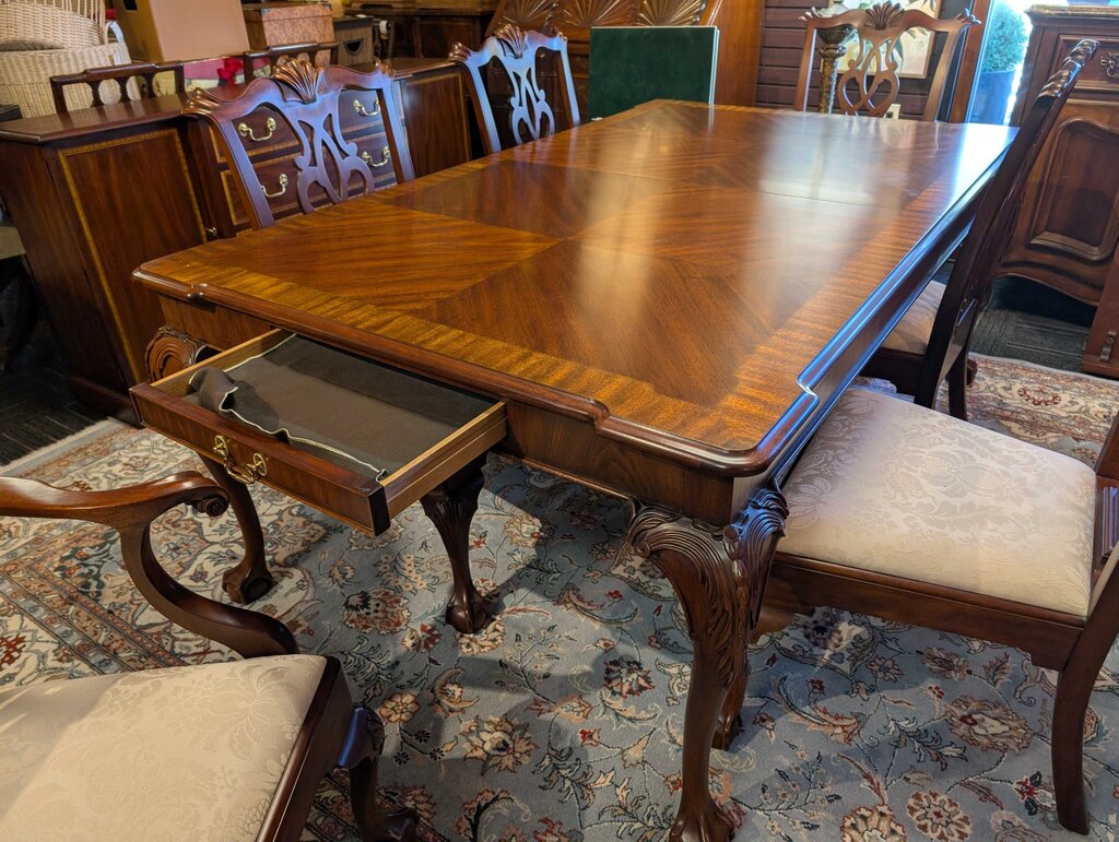 Spectacular Henkel Harris Mahogany Table With Six Chairs, Two Leave And Pads