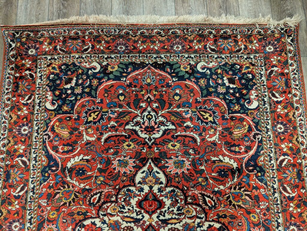 Hand Woven Wool Area Rug 5' 2'' x 8' 7''