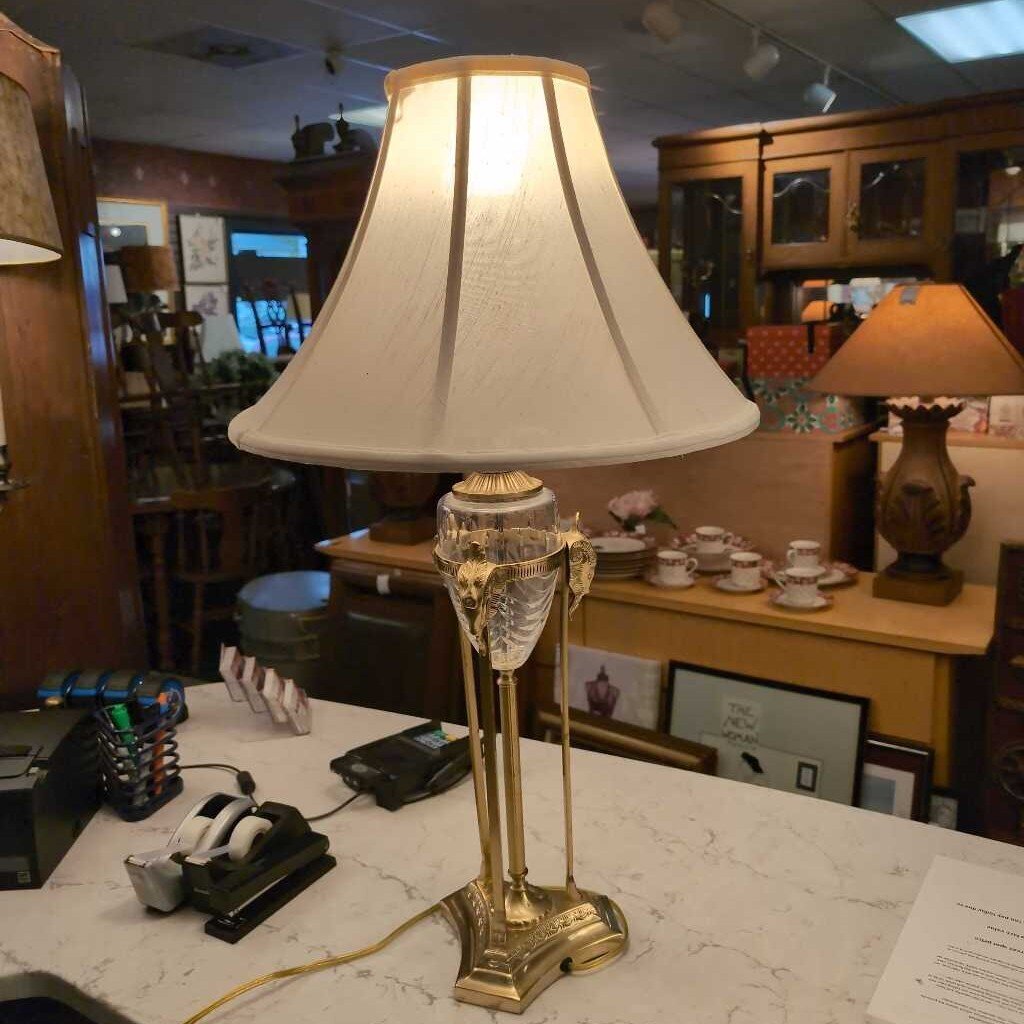 Formal Lamp