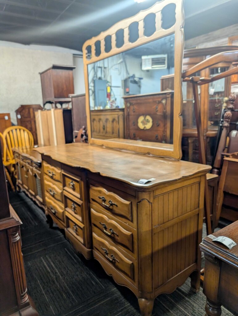 French Dresser