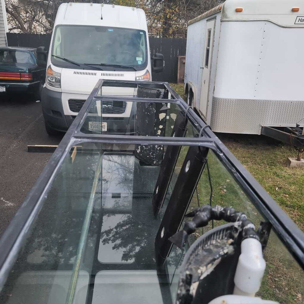 120 Gallon Glass Reef Tank w/ Accessories (NO DELIVERY ON THIS ITEM, TRUCK WITH LIFTGATE REQUIRED)