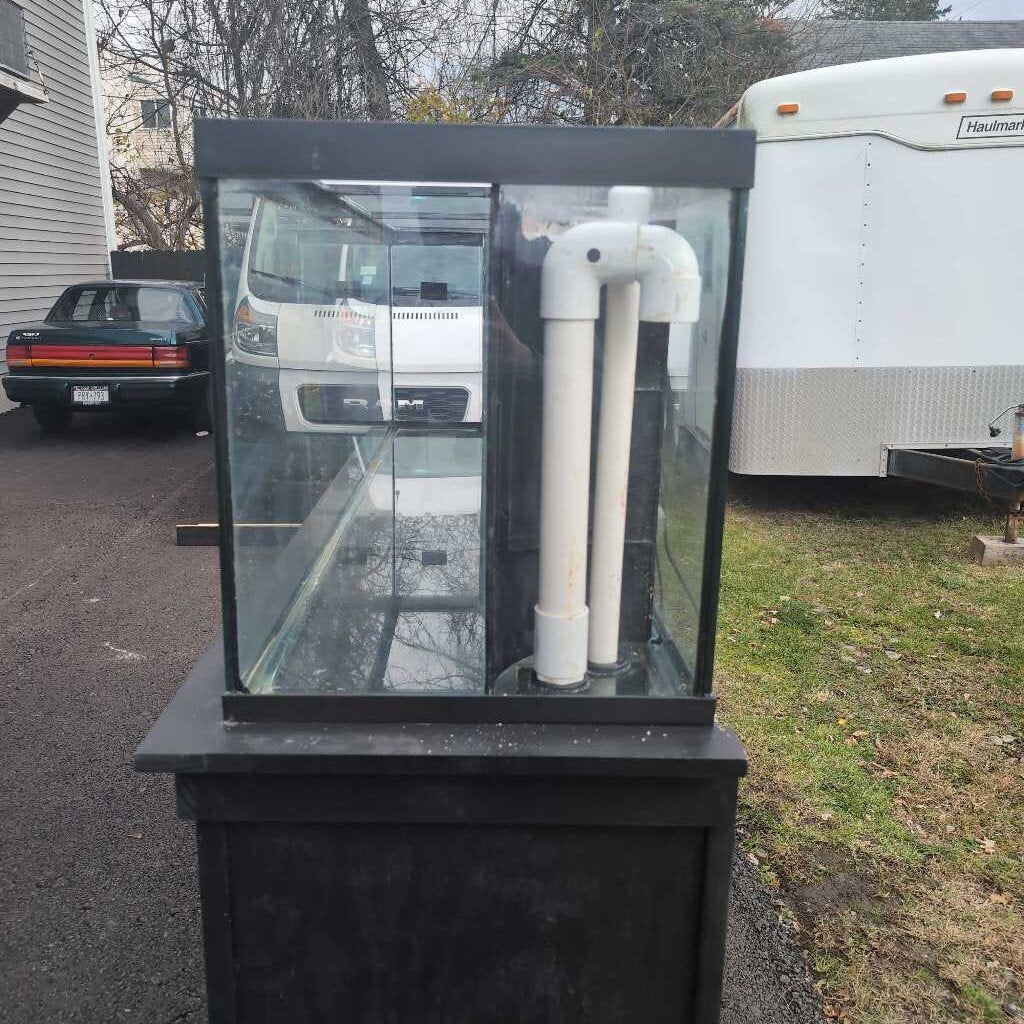120 Gallon Glass Reef Tank w/ Accessories (NO DELIVERY ON THIS ITEM, TRUCK WITH LIFTGATE REQUIRED)