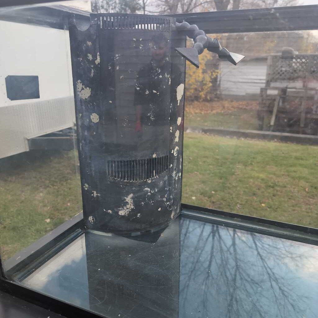 120 Gallon Glass Reef Tank w/ Accessories (NO DELIVERY ON THIS ITEM, TRUCK WITH LIFTGATE REQUIRED)