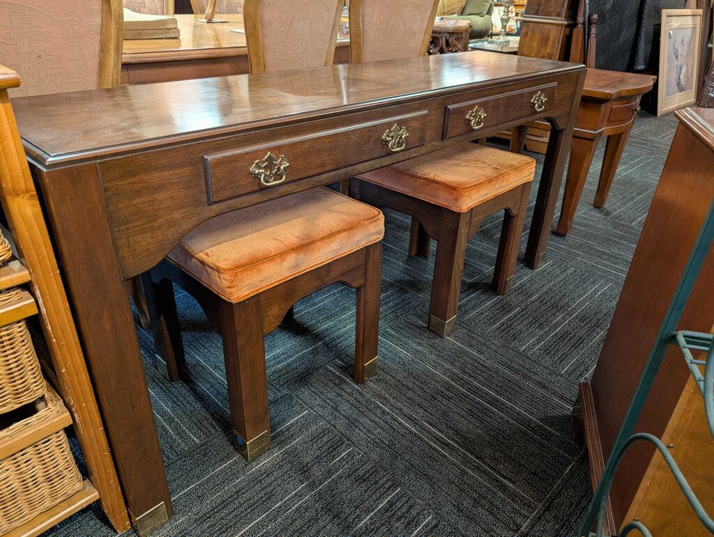 Pennsylvania House Sofa Table With Two Stools