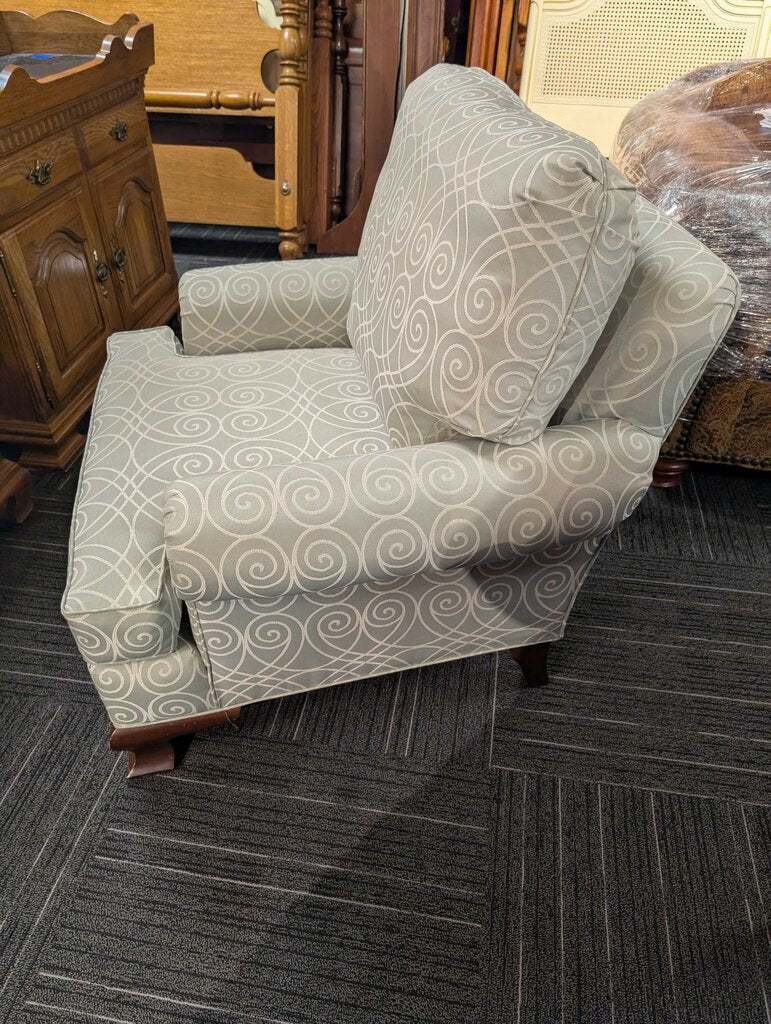 Traditional Upholstered Chair