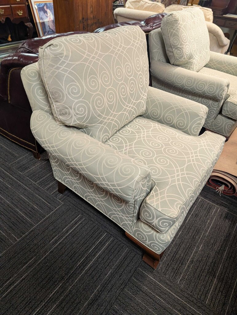 Traditional Upholstered Chair