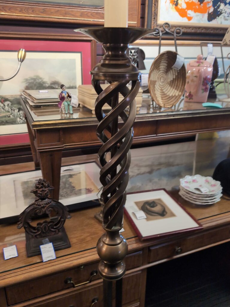 Twisted Colum Tripod Floor Lamp