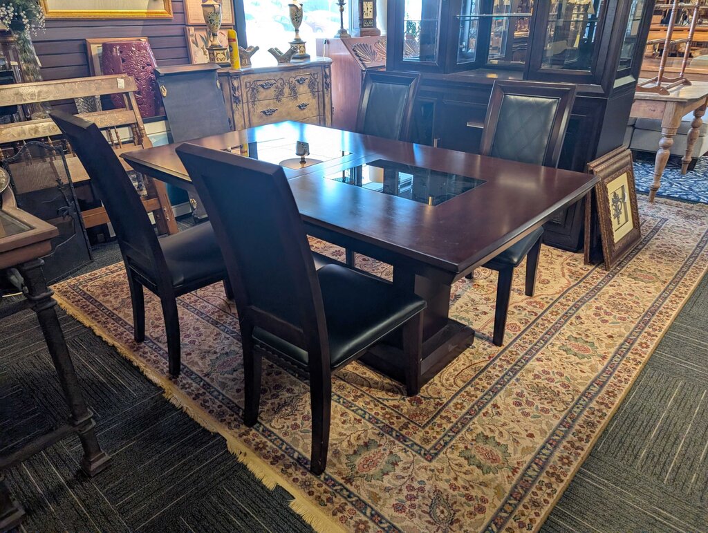 Modern Table With Four Chairs