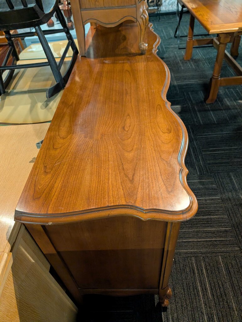 French Dresser