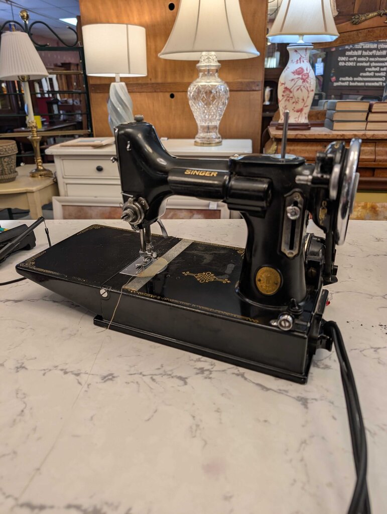 Singer Featherweight Sewing Machine