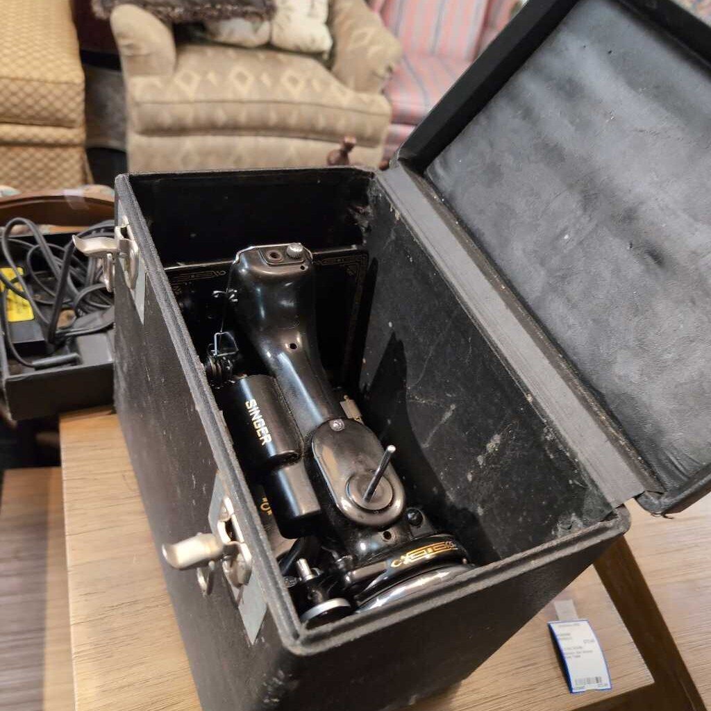 Singer Featherweight Sewing Machine