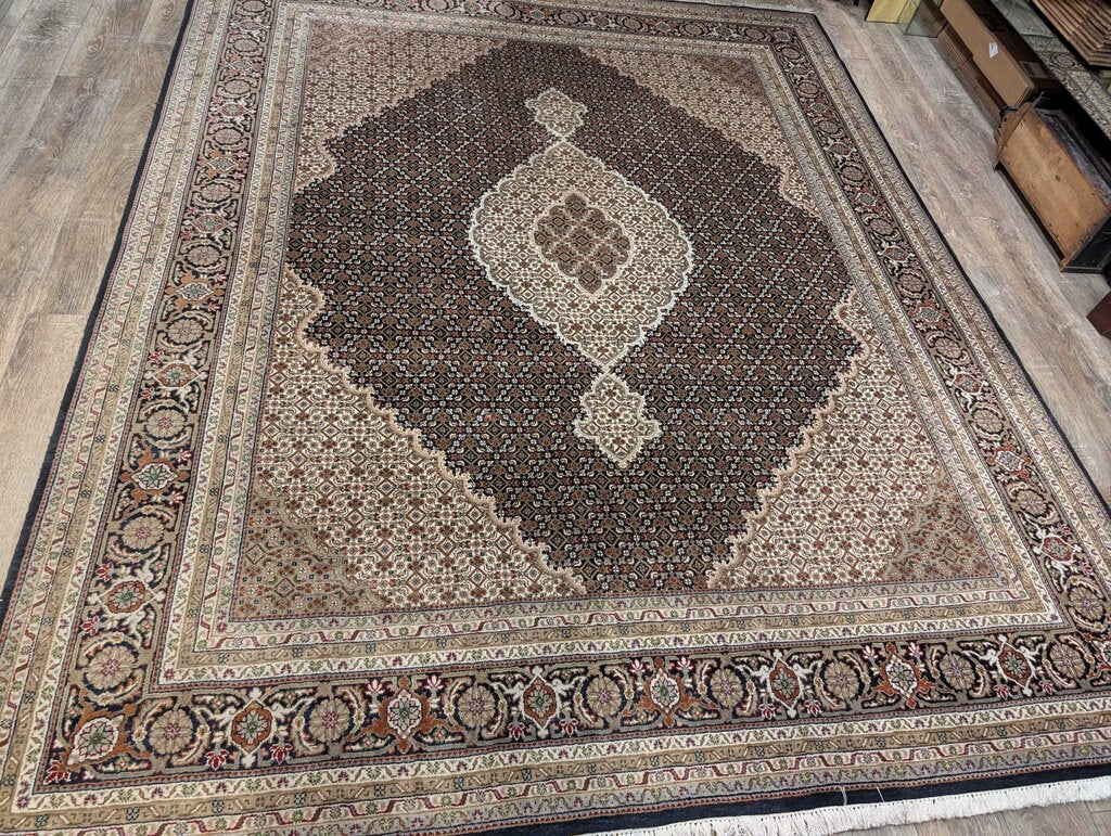 Hand Woven Wool Area Rug 8'x10'