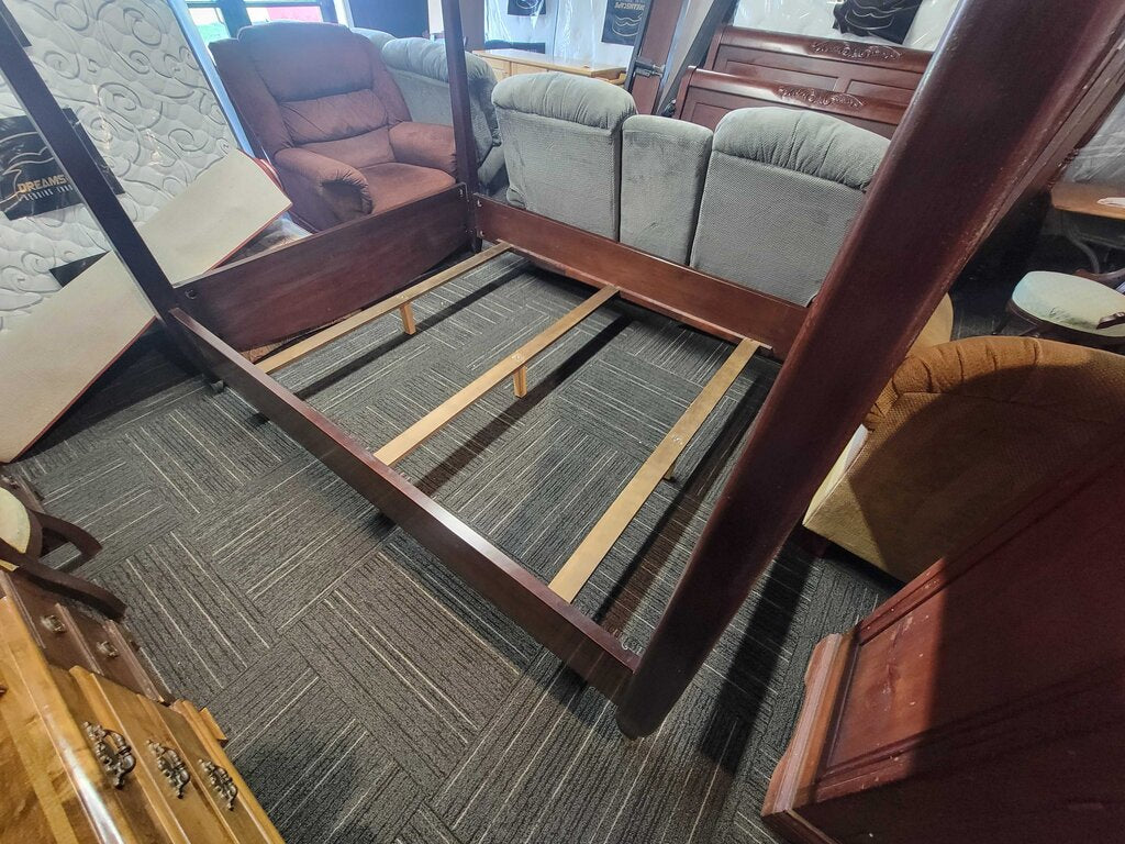 Queen Size Poster Bed by Henredon