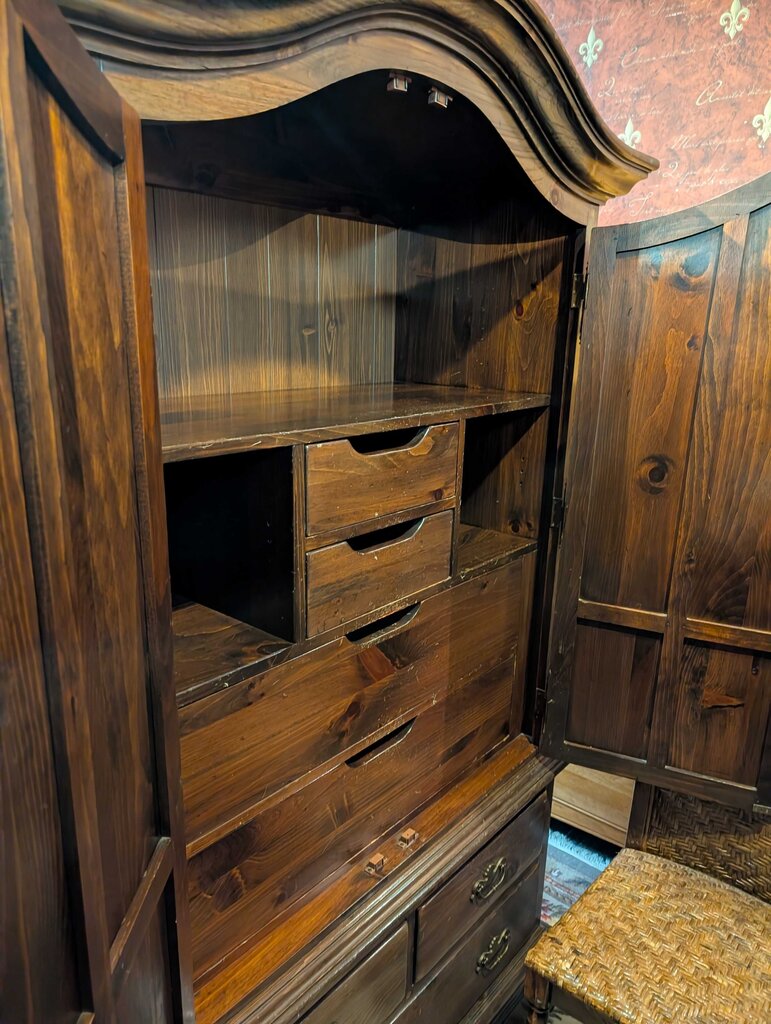 Vintage Pine Clothing Press