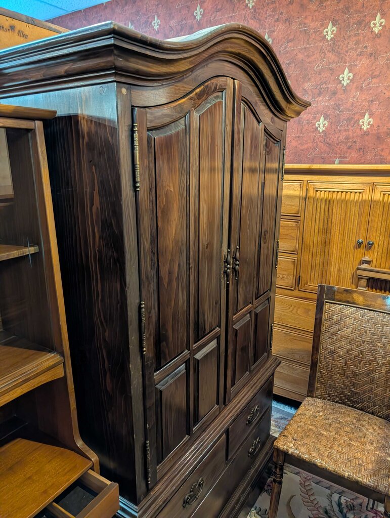 Vintage Pine Clothing Press