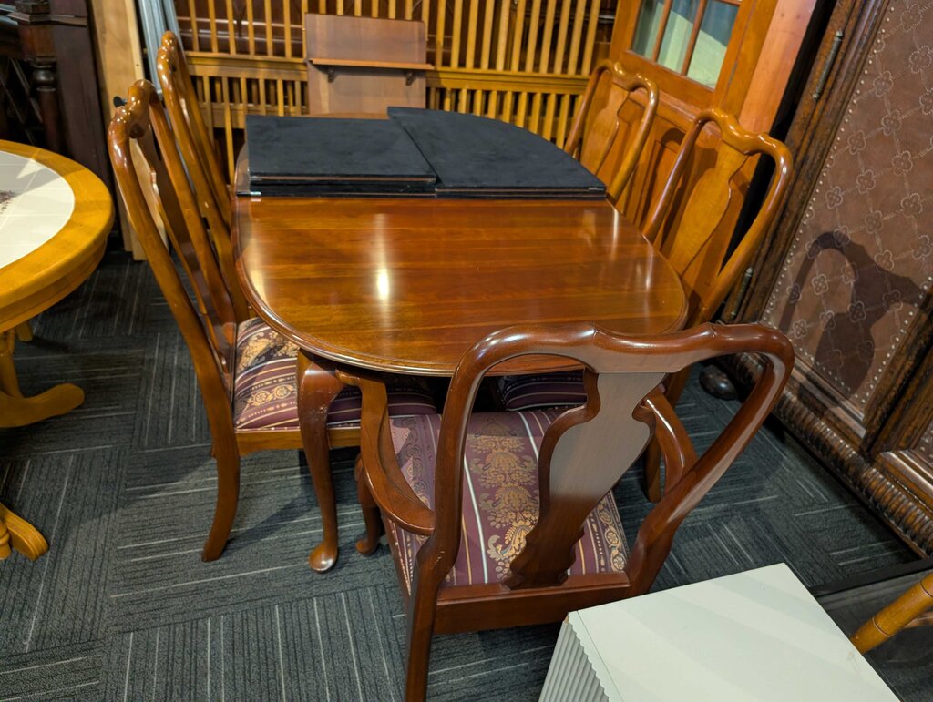 Ethan Allen Queen Anne Table With Five Chairs