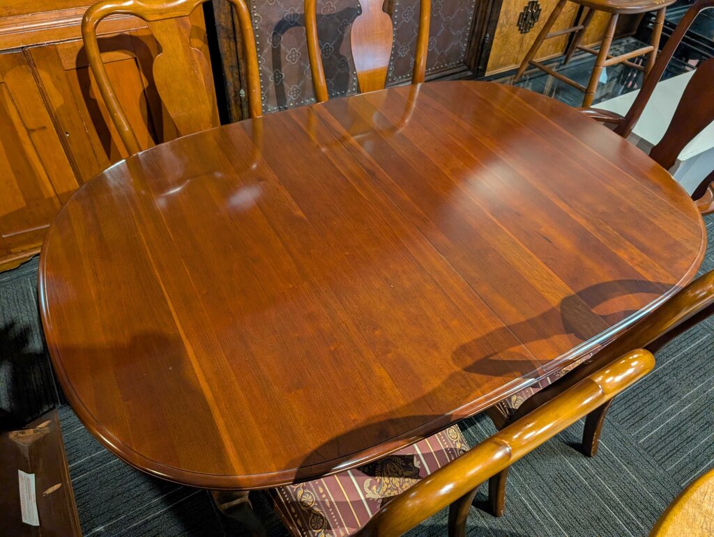 Ethan Allen Queen Anne Table With Five Chairs