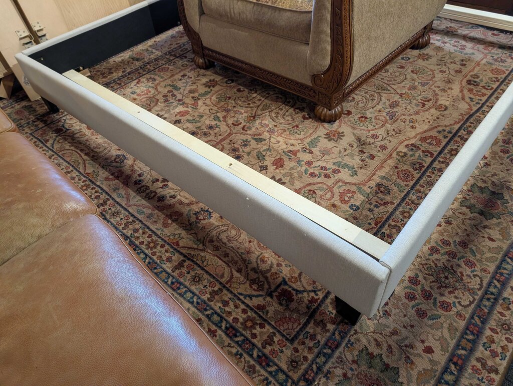 Like New Tufted King Size Bed