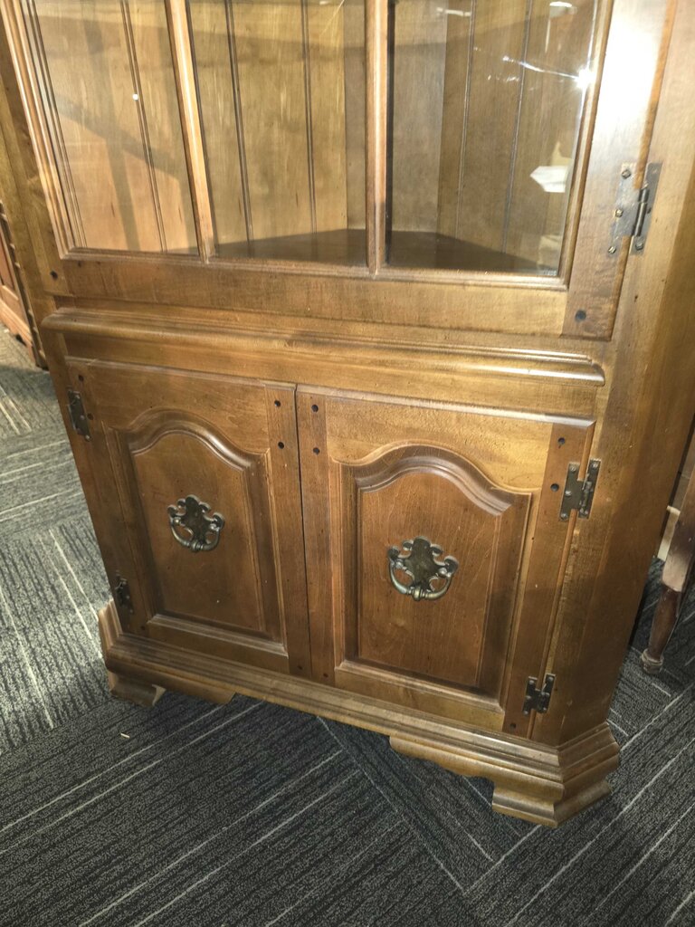 Maple Corner Cabinet