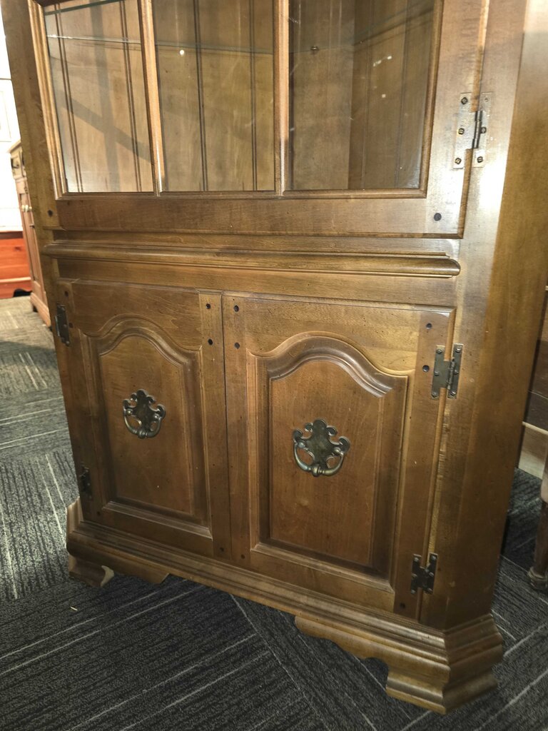 Maple Corner Cabinet