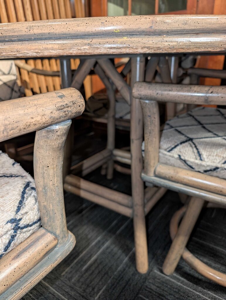 Vintage Table With Four Chirs