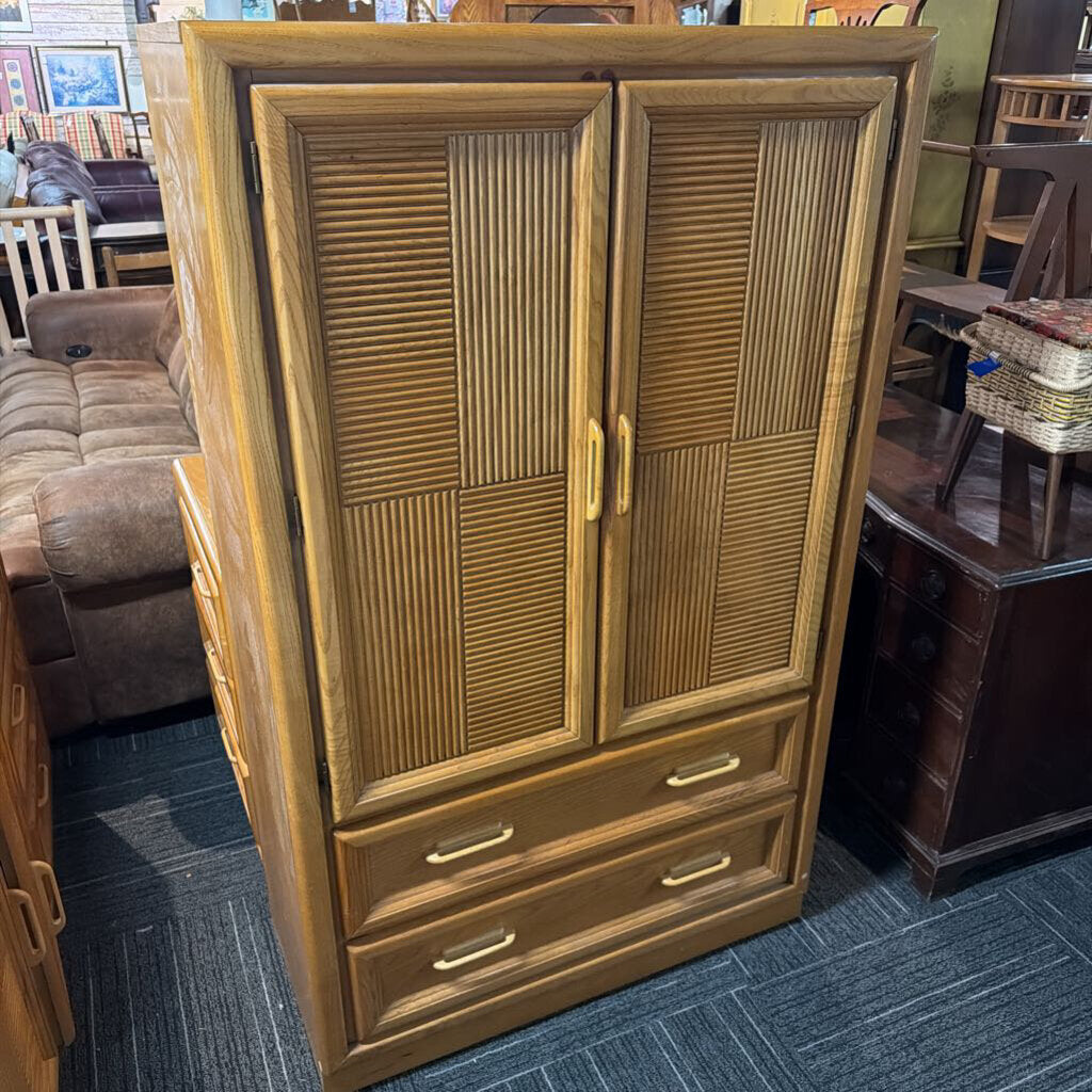 Oak Finish Clothing Press
