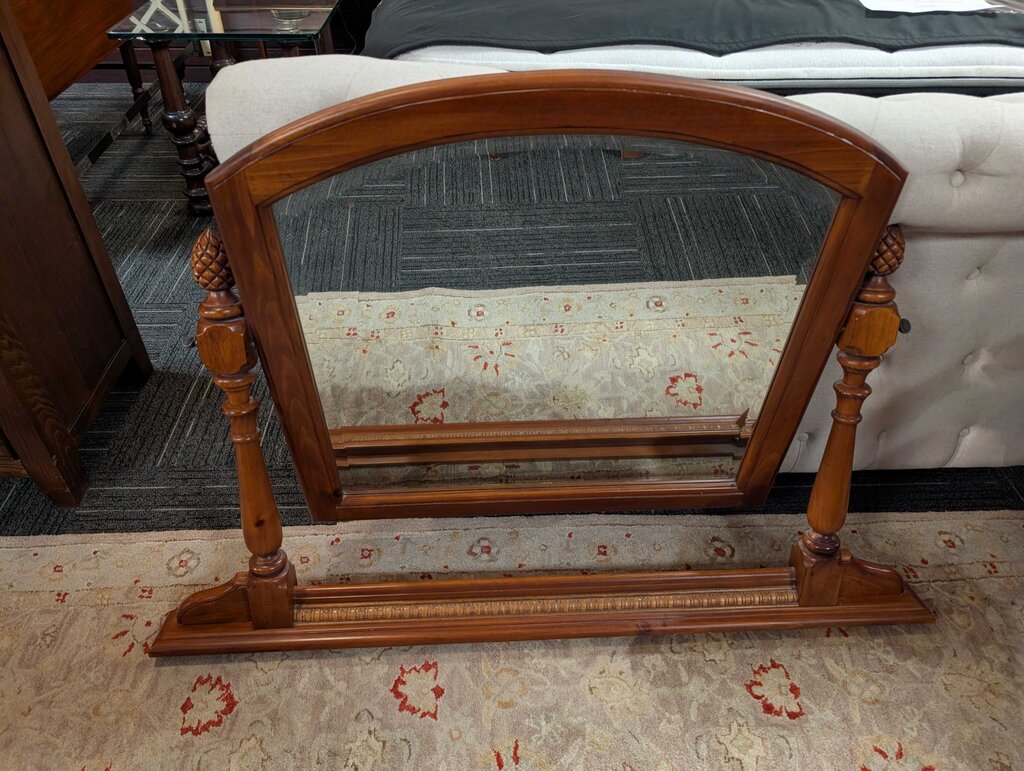 Thomas Kinkade Dresser With Mirror