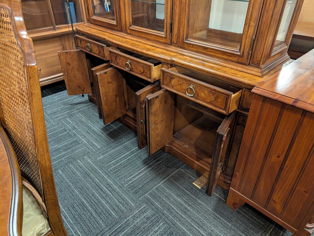 Thomasville China Cabinet