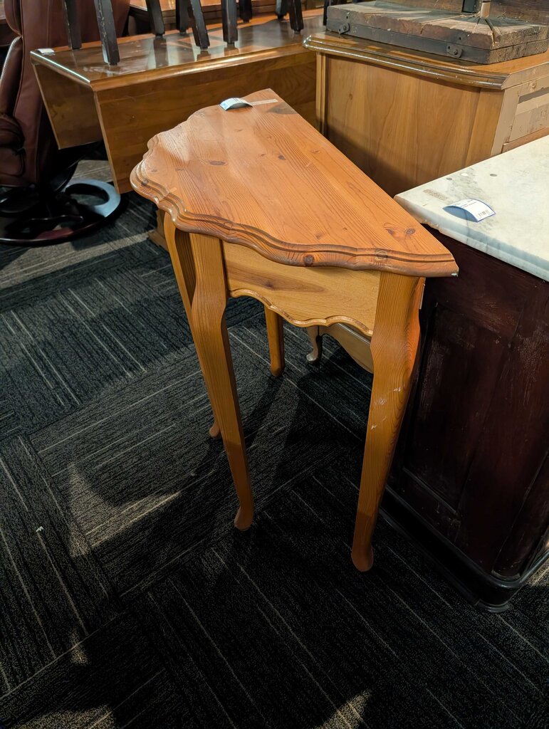 Pine Entry Stand