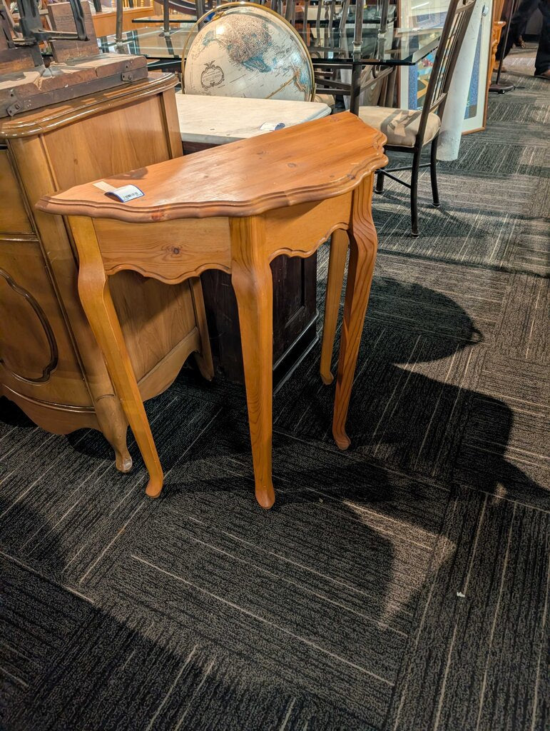 Pine Entry Stand
