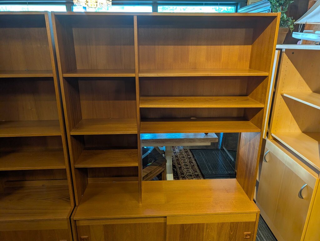 Danish Modern Bookshelf/Media Stand