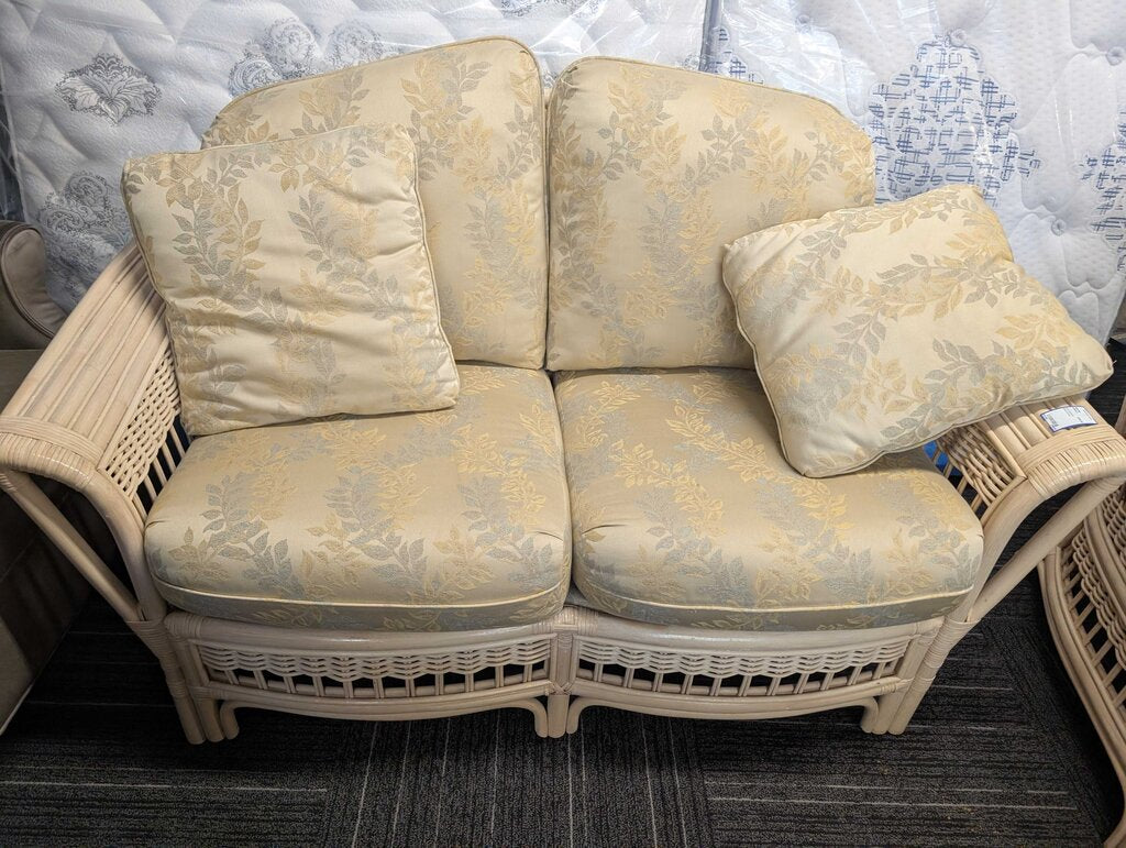 Ratan Settee