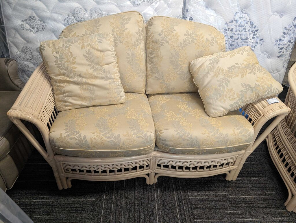 Ratan Settee