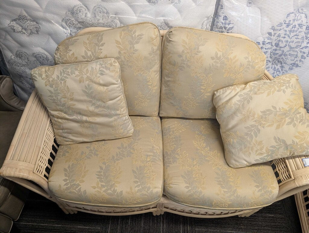 Ratan Settee