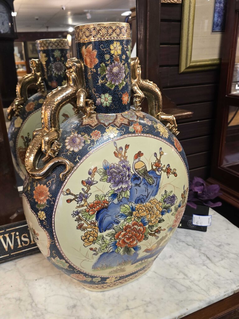 Mid Century Atsuma Japanes Hand Painted Vase